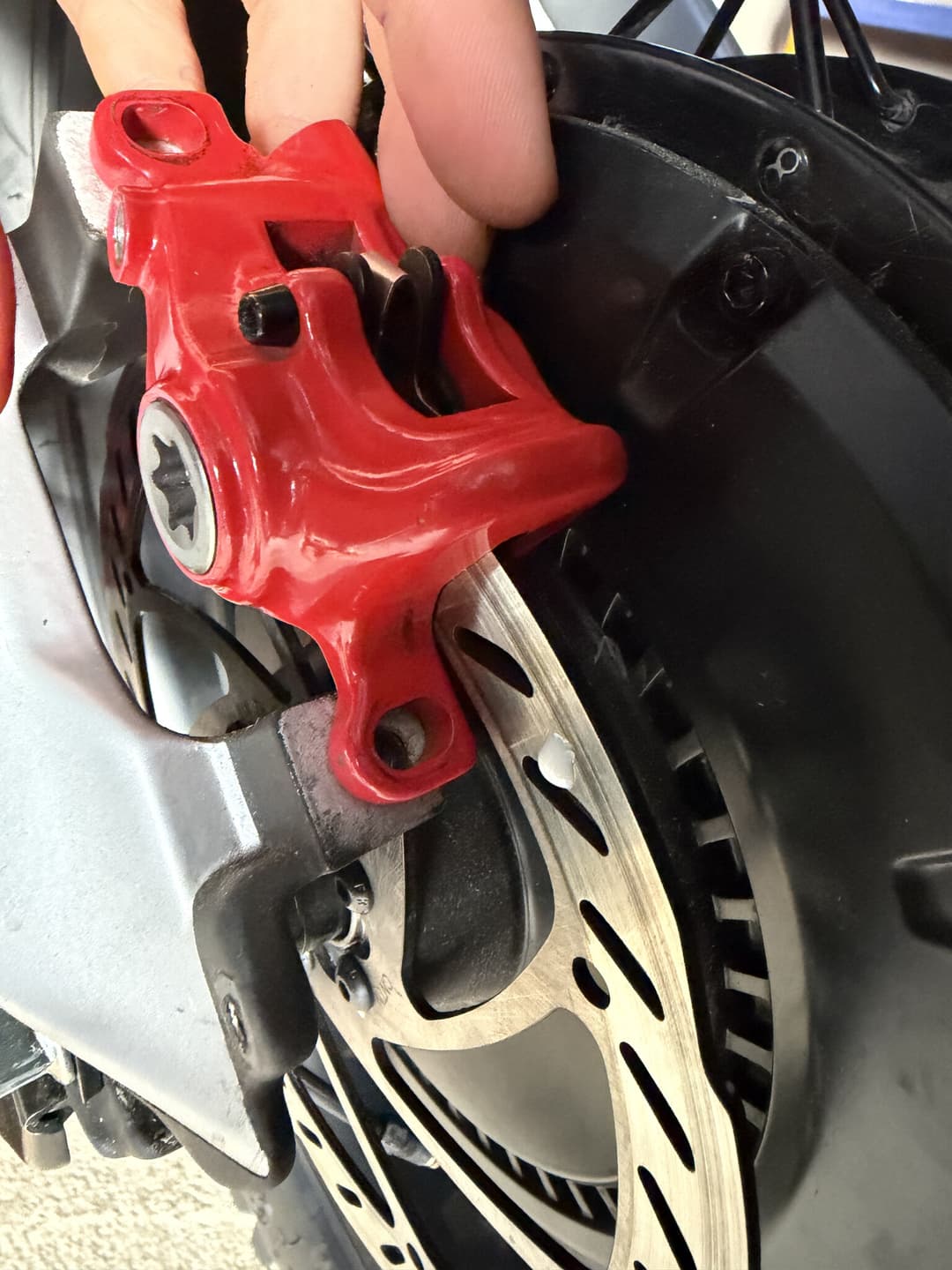 brake/caliper-rear-not-front.jpg