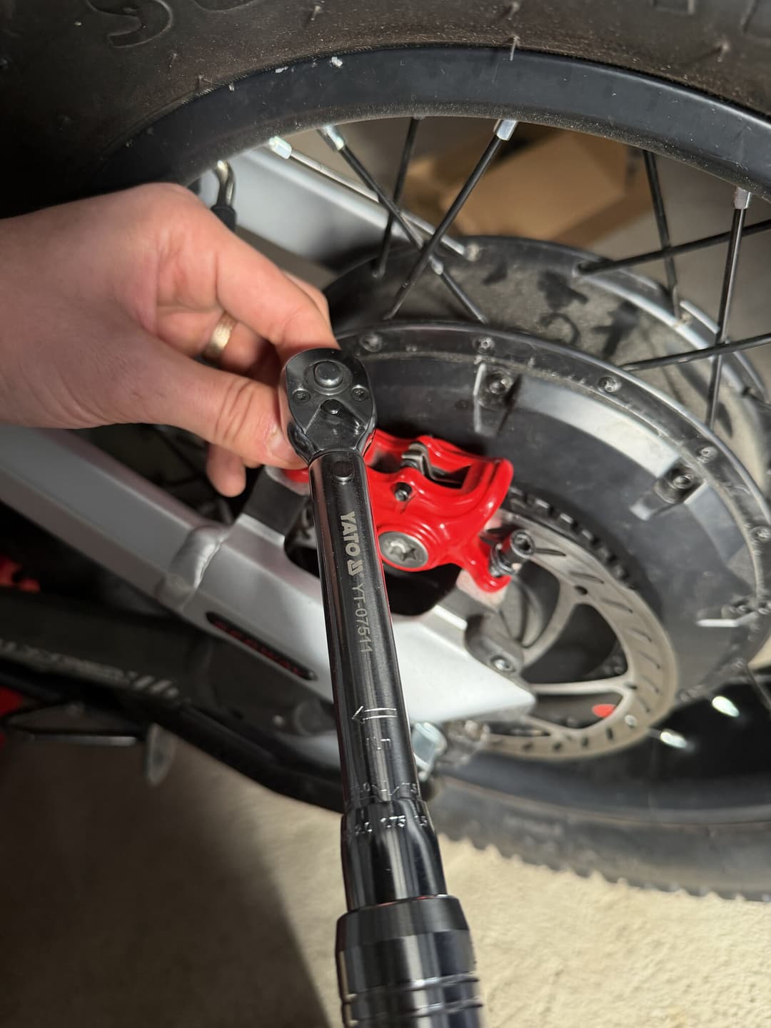 torque/wrench-on-fastener.jpg